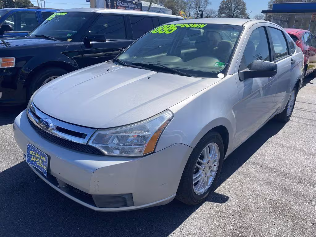2009 Ford Focus - 1FAHP35N89W137868 - Image #1