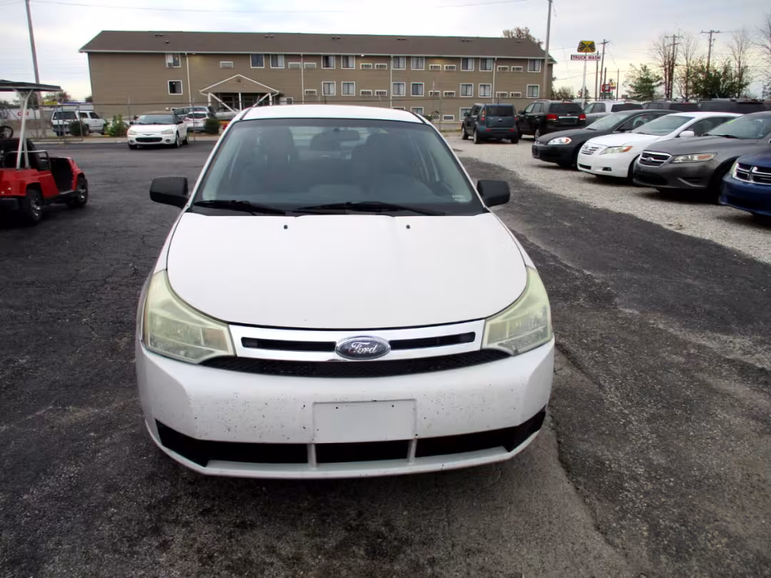 2009 Ford Focus - 1FAHP35N99W133800 - Image #2