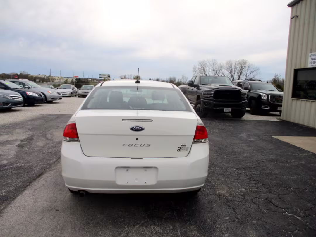 2009 Ford Focus - 1FAHP35N99W133800 - Image #6
