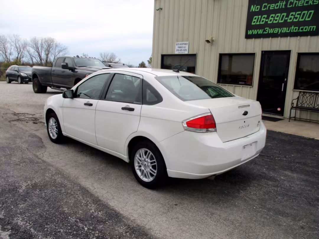 2009 Ford Focus - 1FAHP35N99W133800 - Image #7