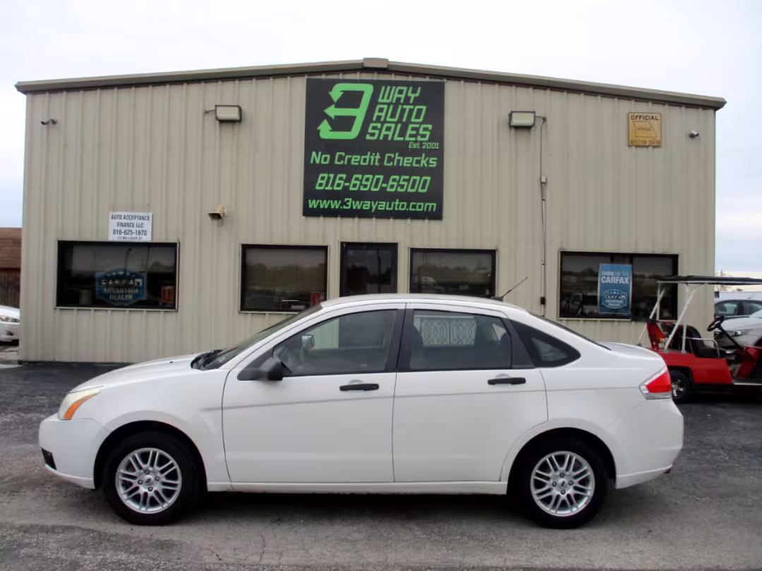 2009 Ford Focus - 1FAHP35N99W133800 - Image #8