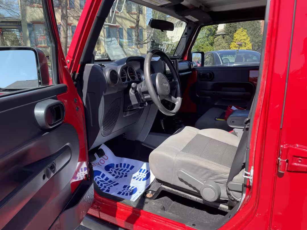 2010 Jeep Wrangler - 1J4BA6H10AL113219 - Image #4
