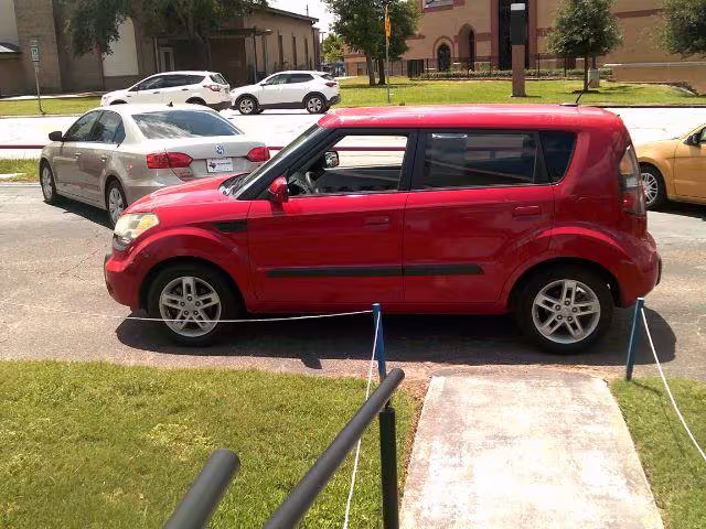 2010 Kia Soul - KNDJT2A26A7172159 - Image #3