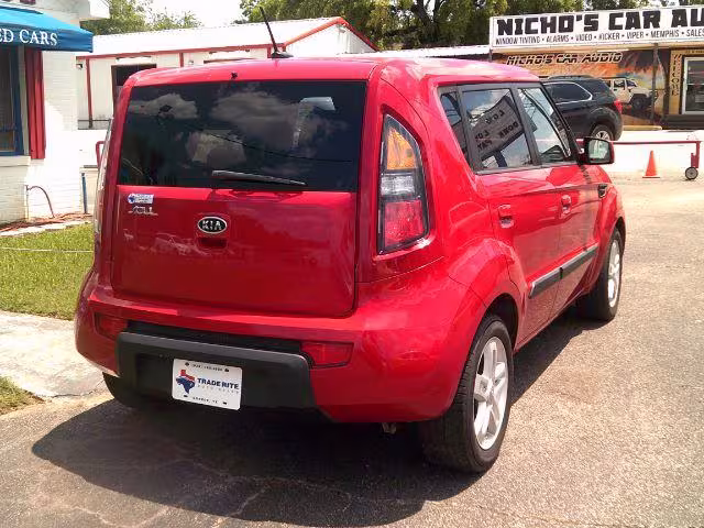 2010 Kia Soul - KNDJT2A26A7172159 - Image #5
