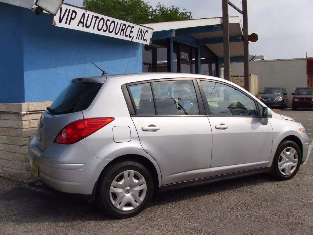 2010 Nissan Versa - 3N1BC1CP7AL406346 - Image #2