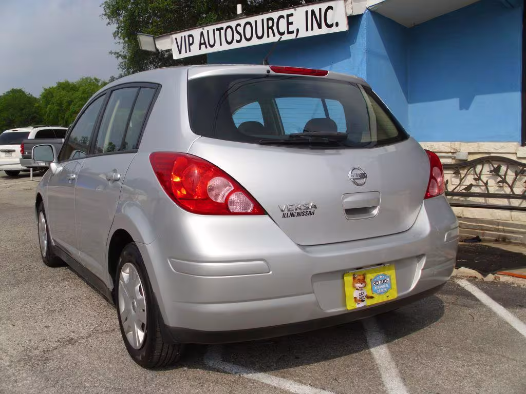 2010 Nissan Versa - 3N1BC1CP7AL406346 - Image #4