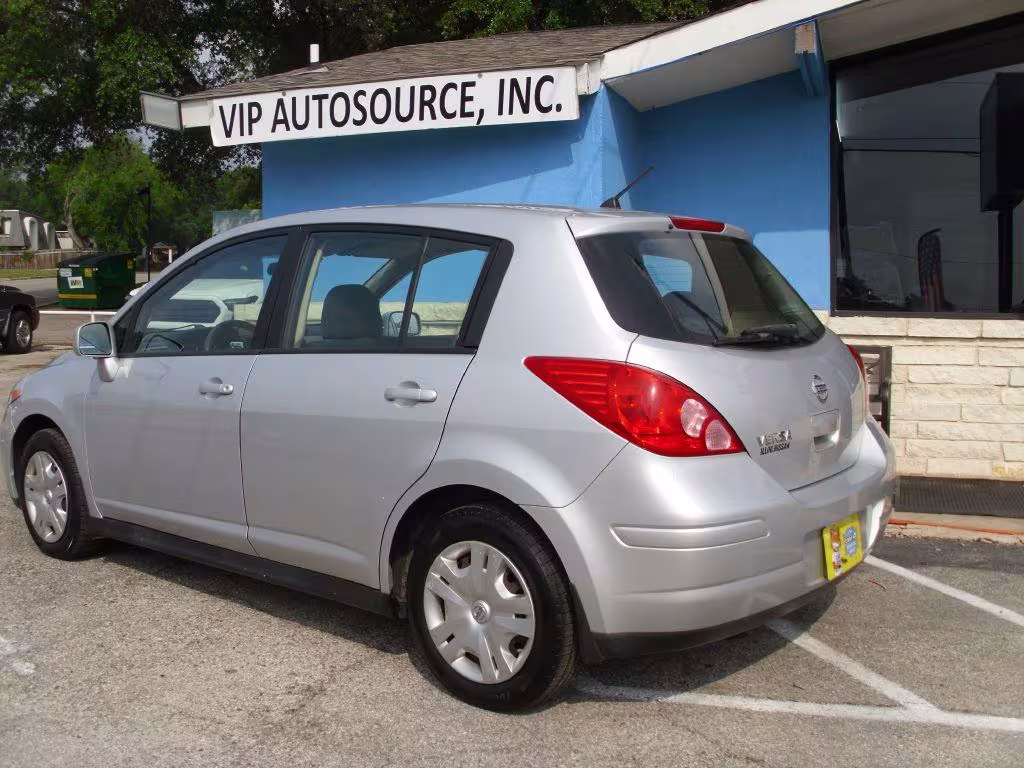 2010 Nissan Versa - 3N1BC1CP7AL406346 - Image #5