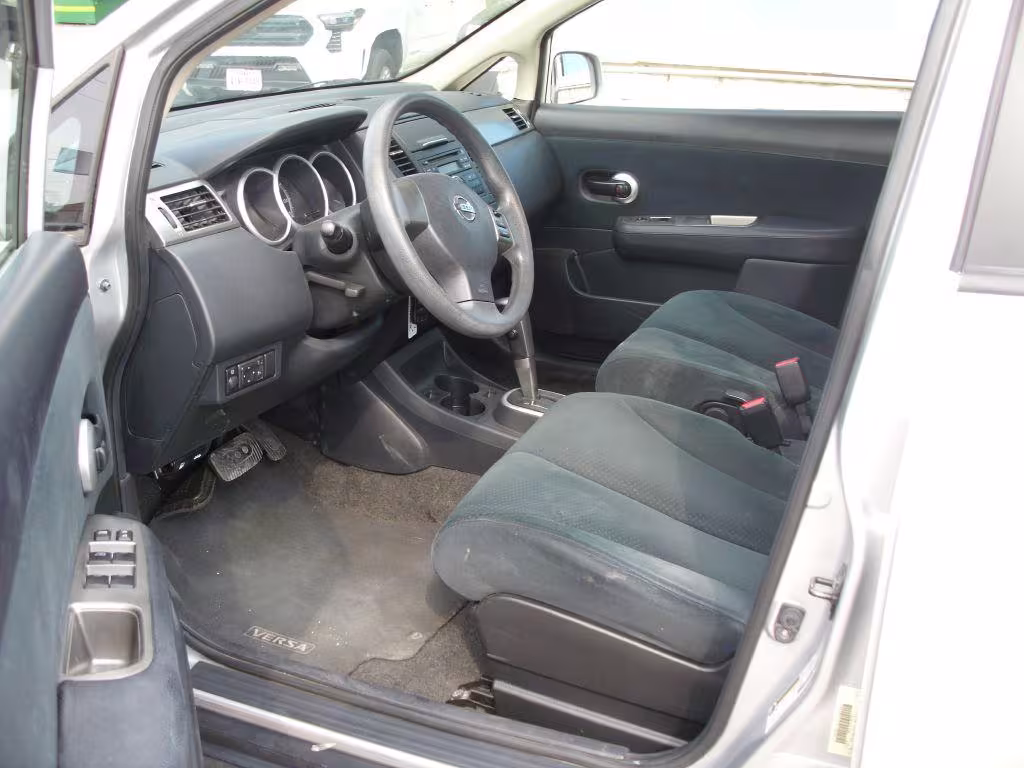 2010 Nissan Versa - 3N1BC1CP7AL406346 - Image #7