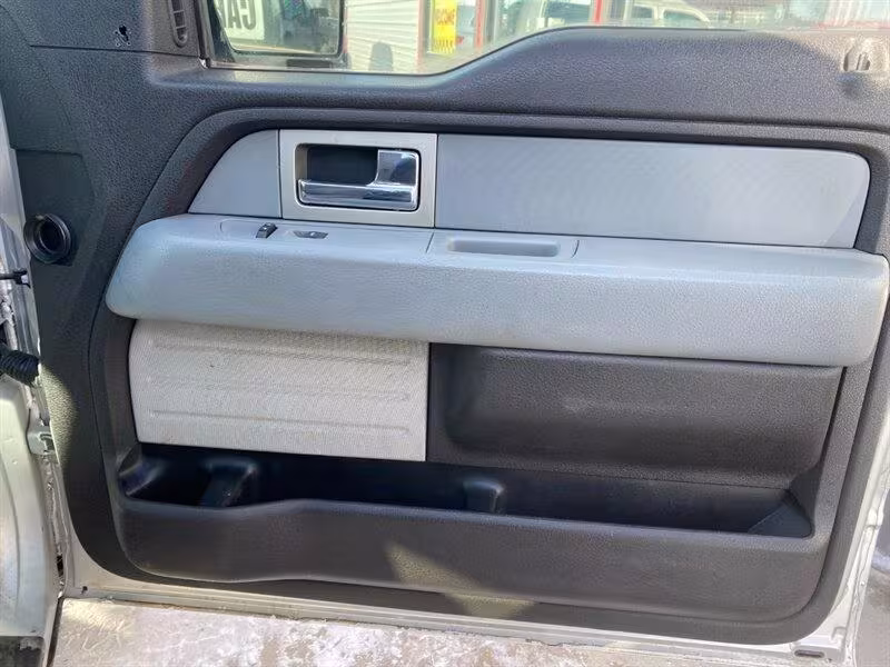 2011 Ford F-150 - 1FTFX1EF1BFA50415 - Image #11
