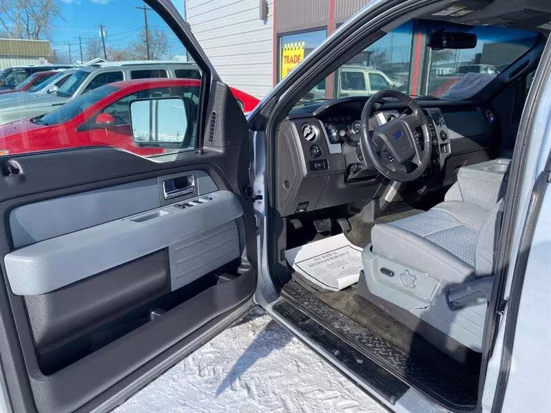 2011 Ford F-150 - 1FTFX1EF1BFA50415 - Image #4