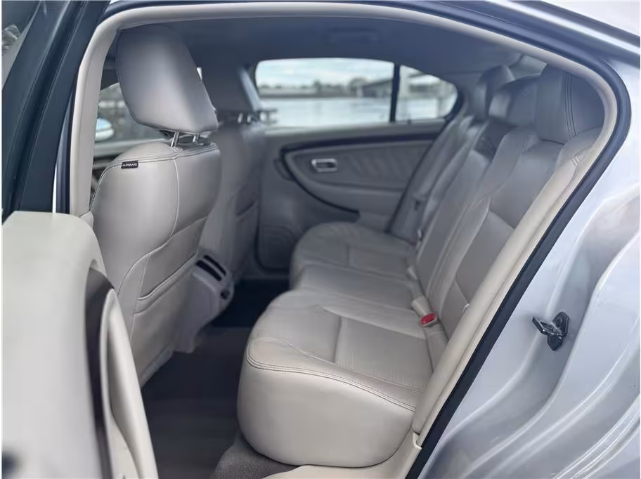 2011 Ford Taurus - 1FAHP2FW6BG111528 - Image #2