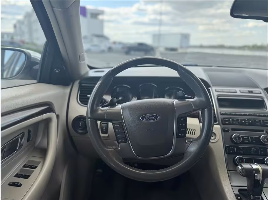 2011 Ford Taurus - 1FAHP2FW6BG111528 - Image #4