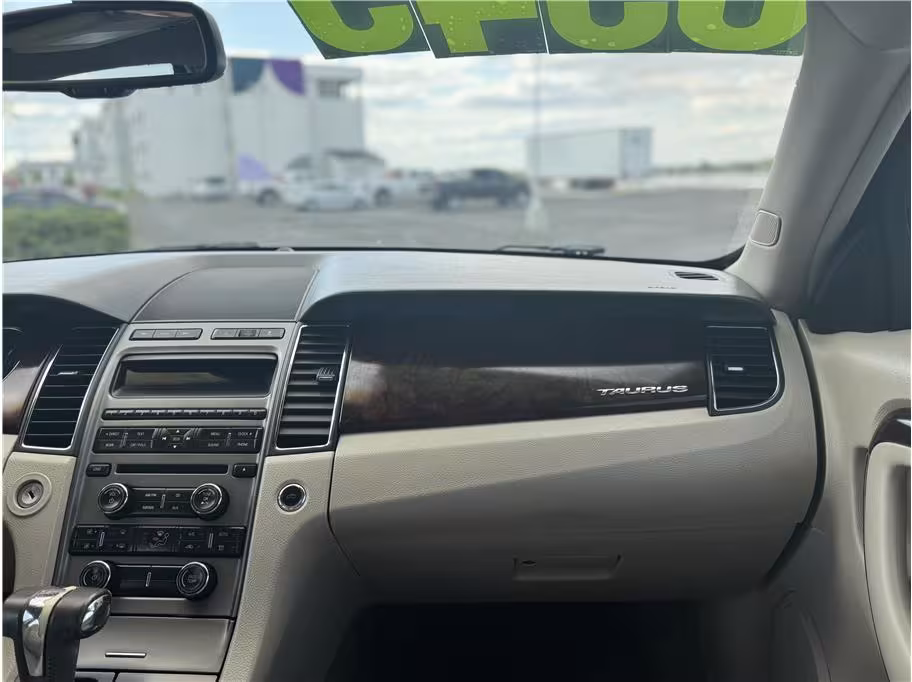 2011 Ford Taurus - 1FAHP2FW6BG111528 - Image #6