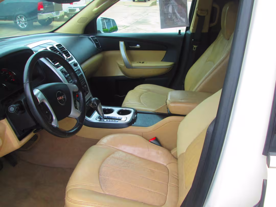 2011 GMC Acadia - 1GKKRSED1BJ111339 - Image #12