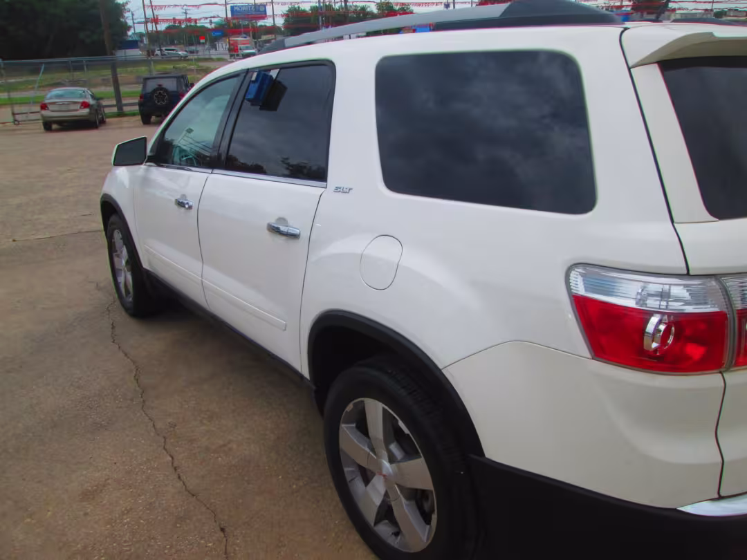 2011 GMC Acadia - 1GKKRSED1BJ111339 - Image #8