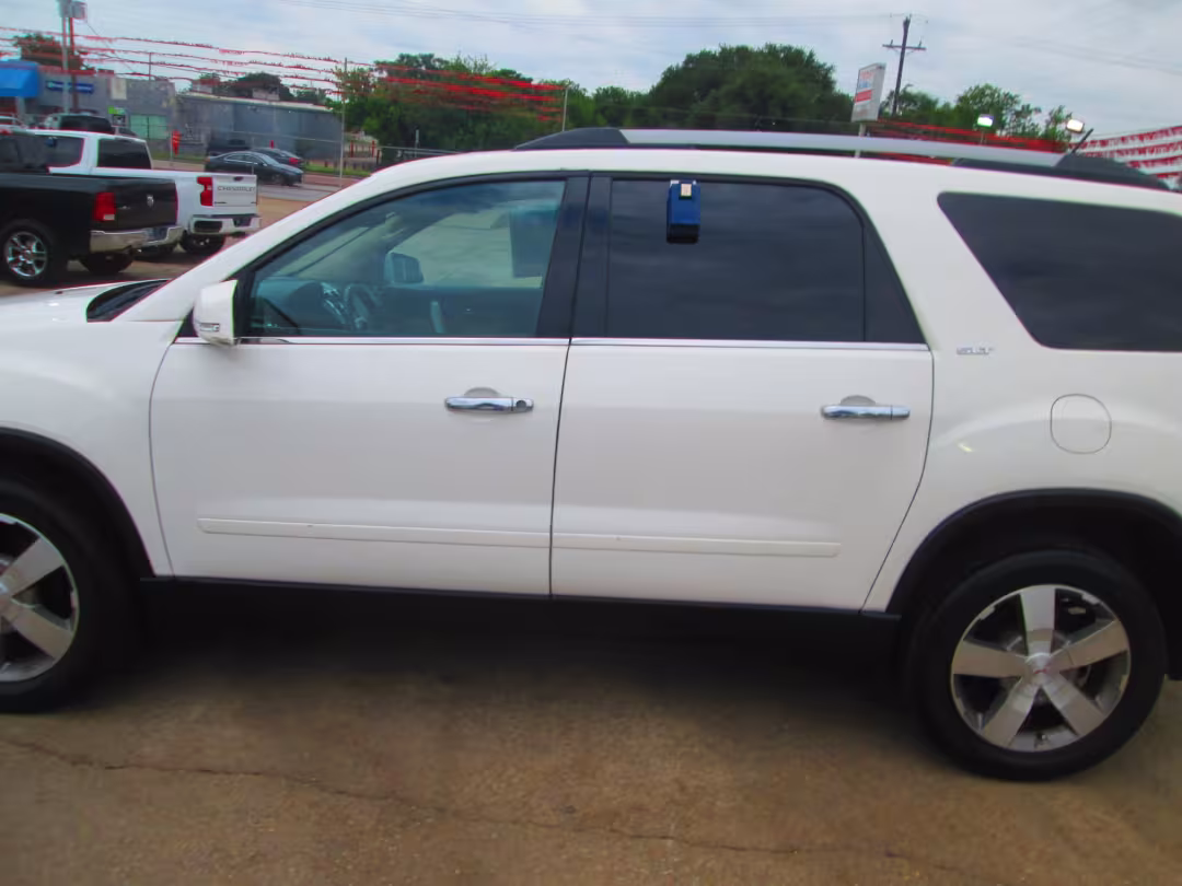 2011 GMC Acadia - 1GKKRSED1BJ111339 - Image #9