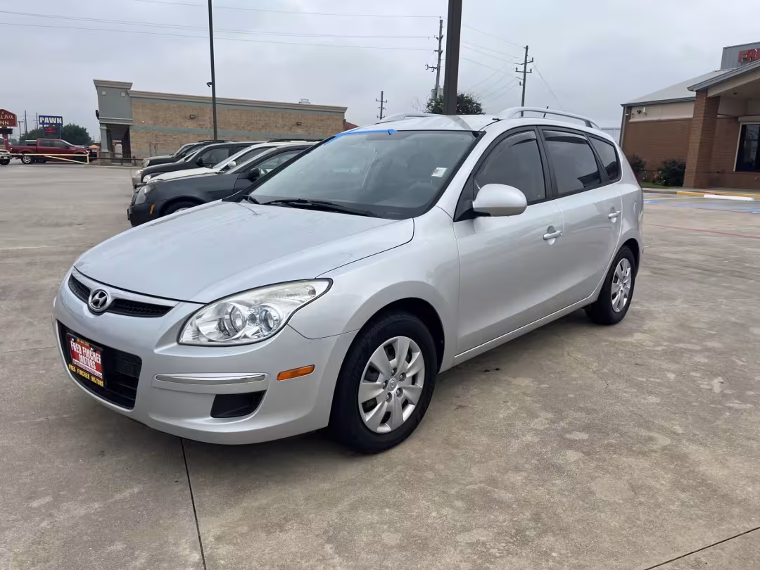 2011 Hyundai Elantra Touring - KMHDC8AE0BU102553 - Image #1