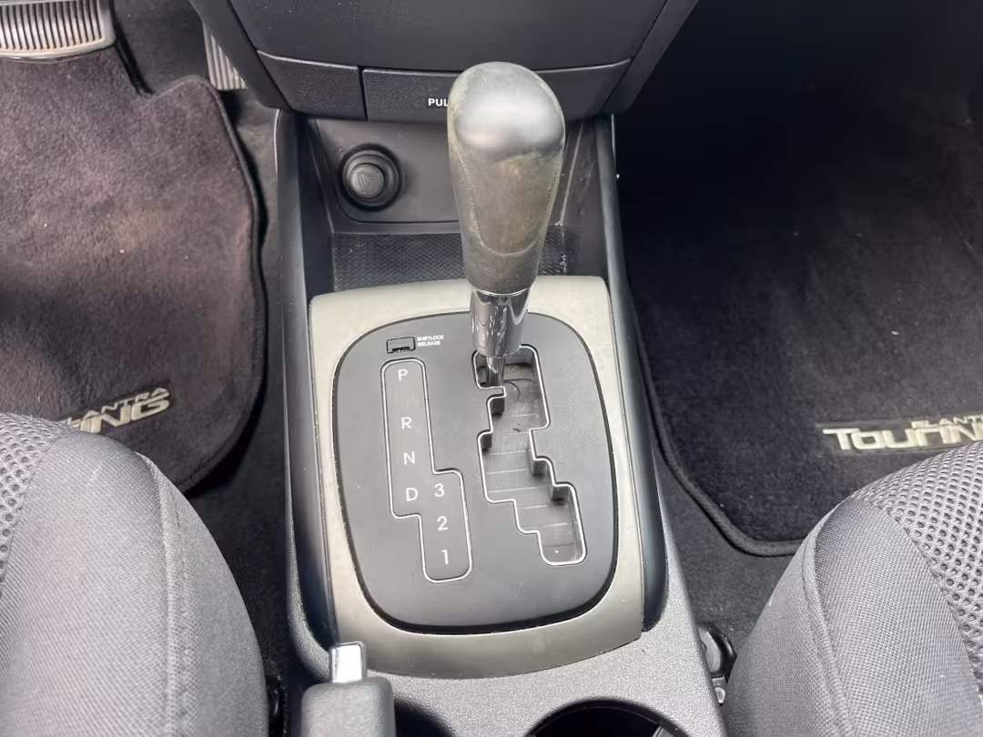 2011 Hyundai Elantra Touring - KMHDC8AE0BU102553 - Image #12