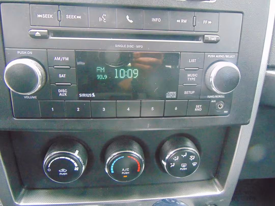 2011 Jeep Liberty - 1J4PN2GK9BW523529 - Image #12