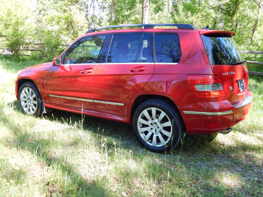 2011 Mercedes-Benz GLK-Class - WDCGG8HB7BF561532 - Image #2