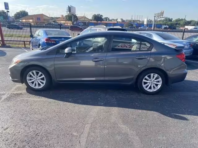 2012 Honda Civic - 2HGFB2F94CH549675 - Image #2