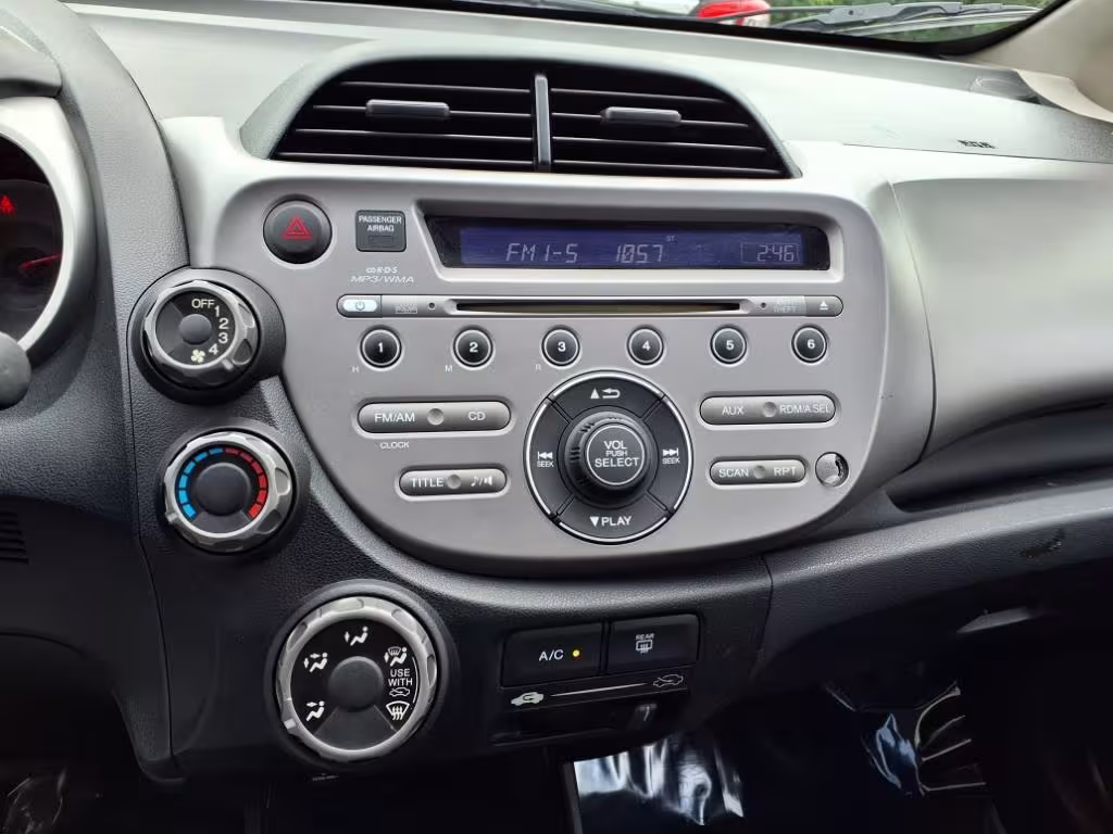 2012 Honda Fit - JHMGE8H37CC028392 - Image #18