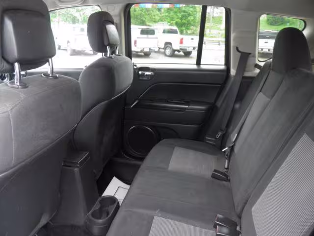 2012 Jeep Compass - 1C4NJDBB2CD675712 - Image #4