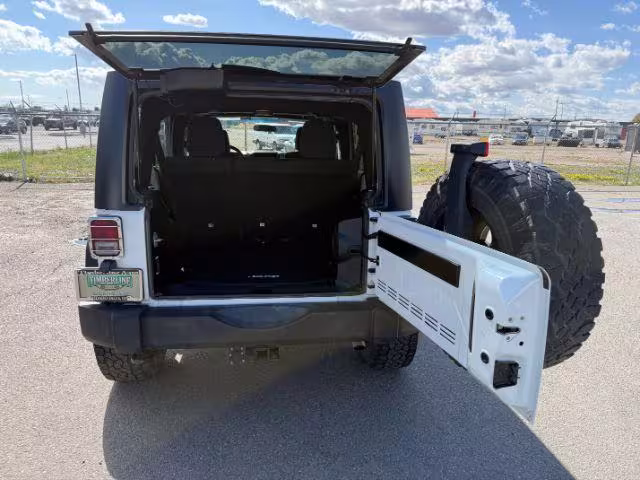 2012 Jeep Wrangler - 1C4BJWFG8CL157839 - Image #4