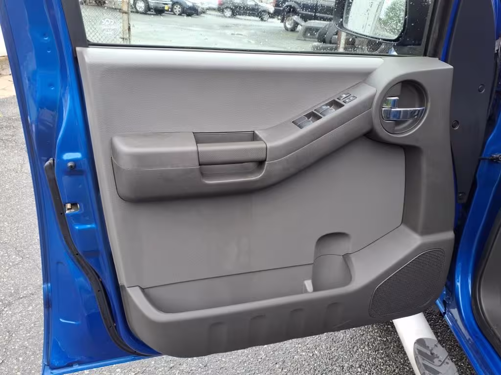 2012 Nissan Xterra - 5N1AN0NU7CN801156 - Image #11
