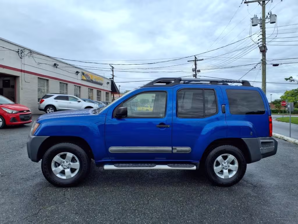 2012 Nissan Xterra - 5N1AN0NU7CN801156 - Image #2