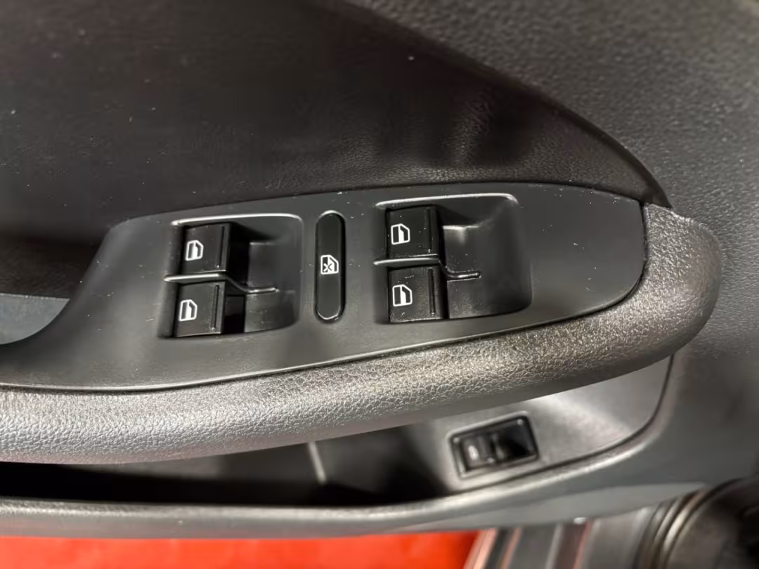 2012 Volkswagen Jetta - 3VWLP7AJ0CM413656 - Image #23