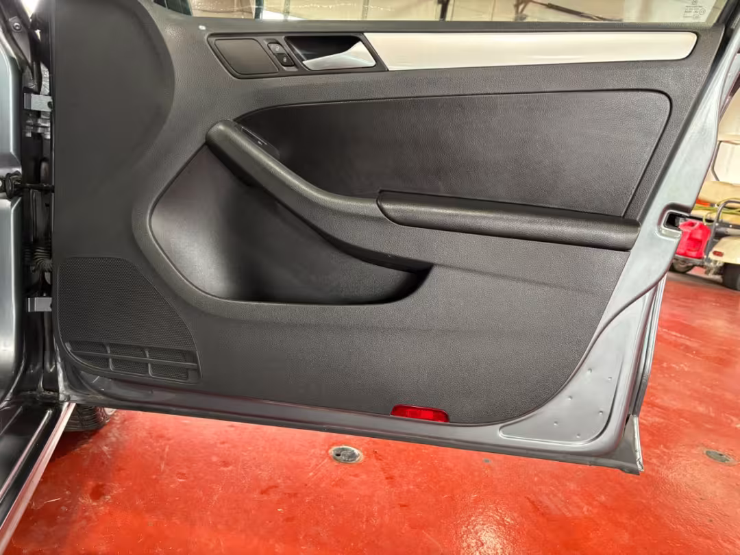 2012 Volkswagen Jetta - 3VWLP7AJ0CM413656 - Image #30