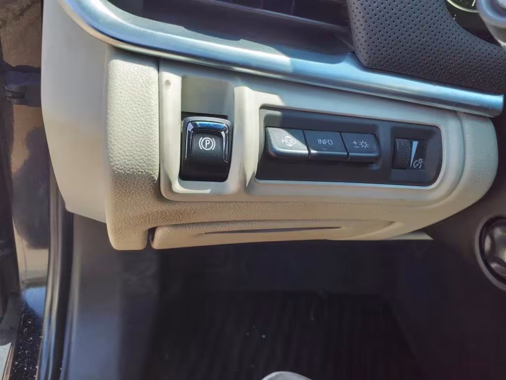 2013 Cadillac XTS - 2G61V5S31D9207165 - Image #19