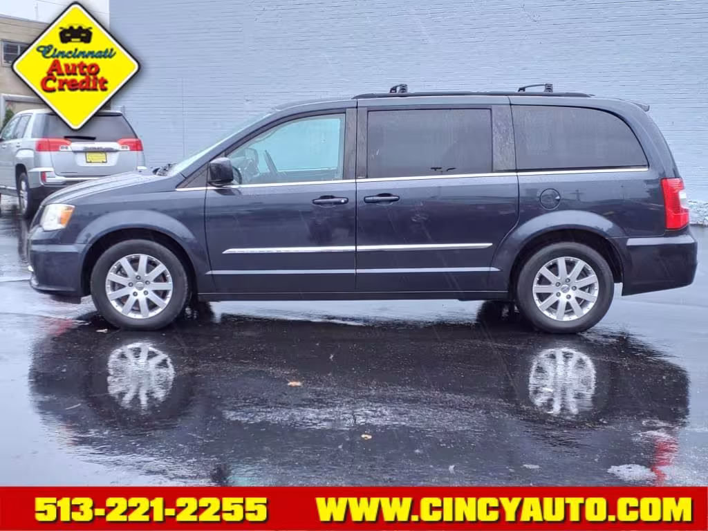 2013 Chrysler Town &amp; Country - 2C4RC1BG6DR653300 - Image #1