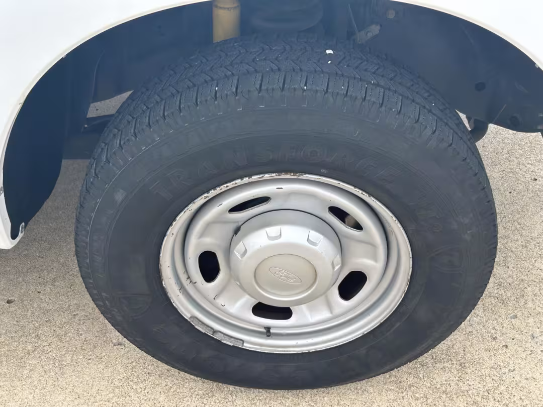 2013 Ford F-250 SD - 1FTBF2A69DEB82361 - Image #29