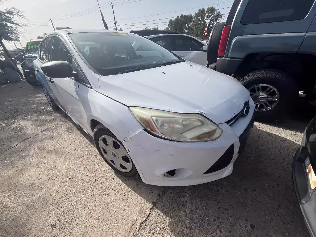 2013 Ford Focus - 1FADP3E27DL305420 - Image #4