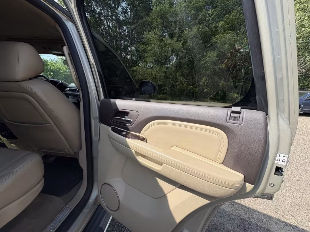 2013 GMC Yukon Denali - 1GKS2EEFXDR248579 - Image #12