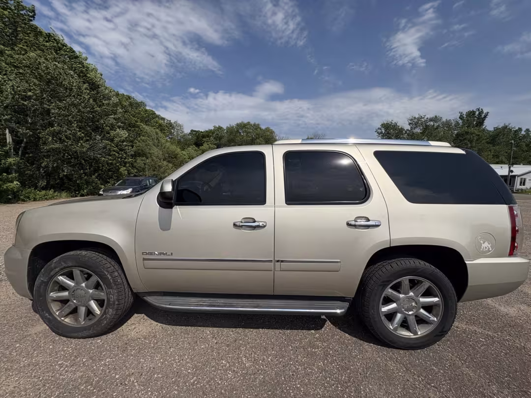 2013 GMC Yukon Denali - 1GKS2EEFXDR248579 - Image #2