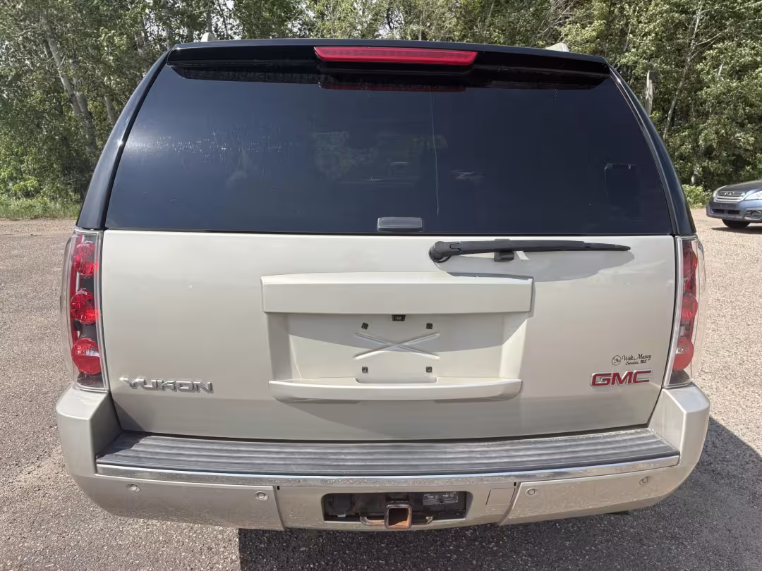 2013 GMC Yukon Denali - 1GKS2EEFXDR248579 - Image #4