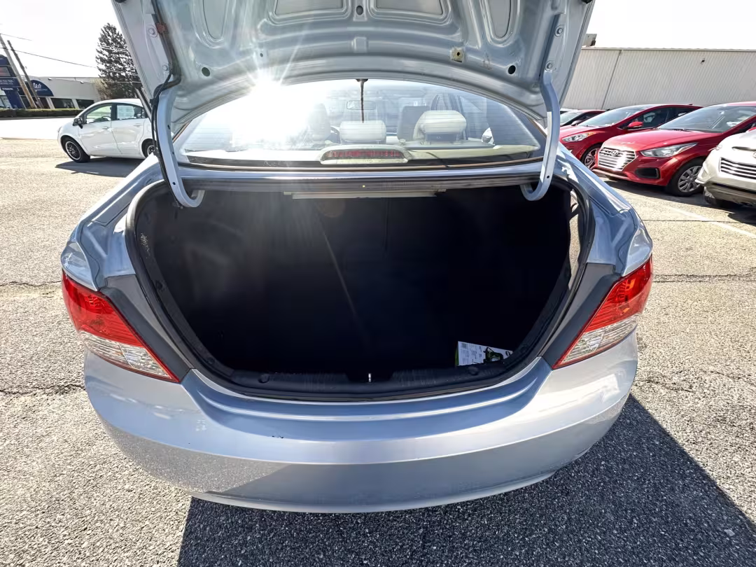 2013 Hyundai Accent - KMHCT4AE7DU518350 - Image #9