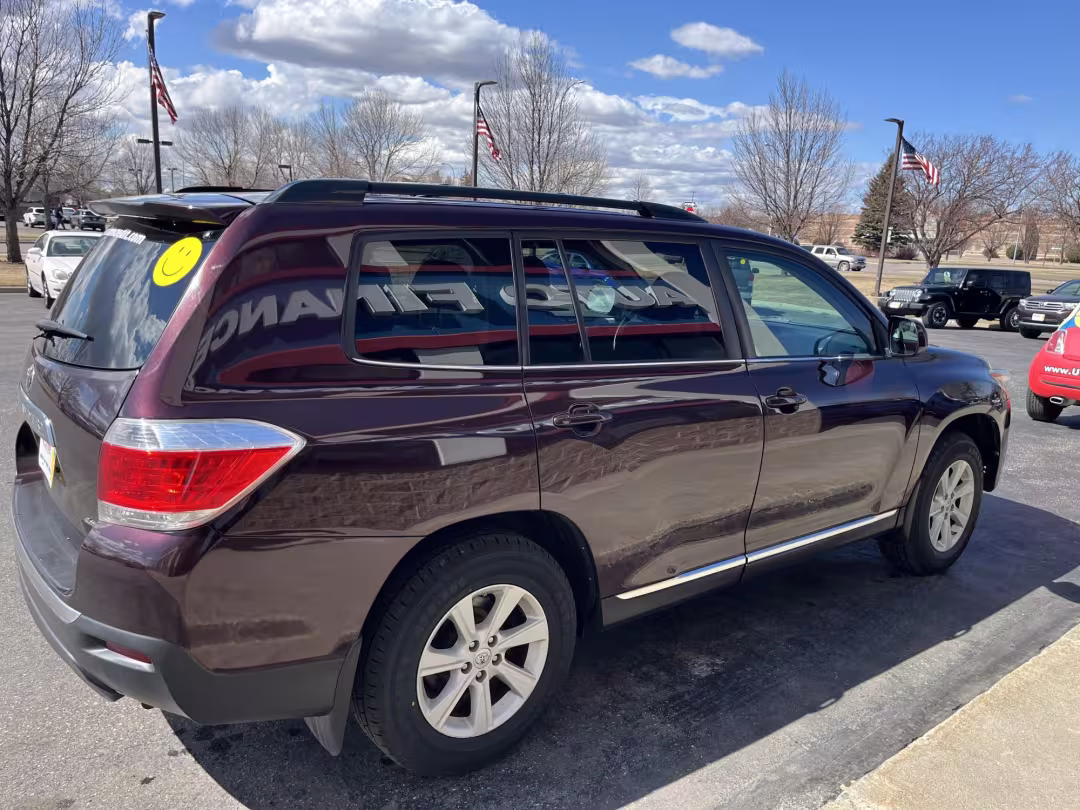 2013 Toyota Highlander - 5TDBK3EH3DS256686 - Image #2