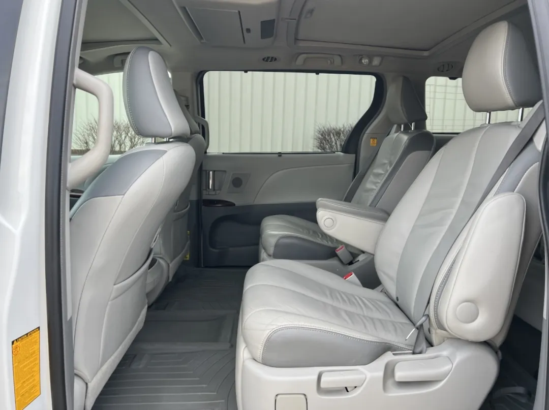 2013 Toyota Sienna - 5TDYK3DC0DS332770 - Image #21