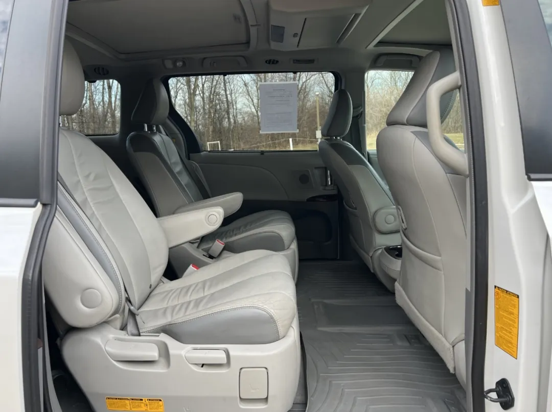 2013 Toyota Sienna - 5TDYK3DC0DS332770 - Image #22
