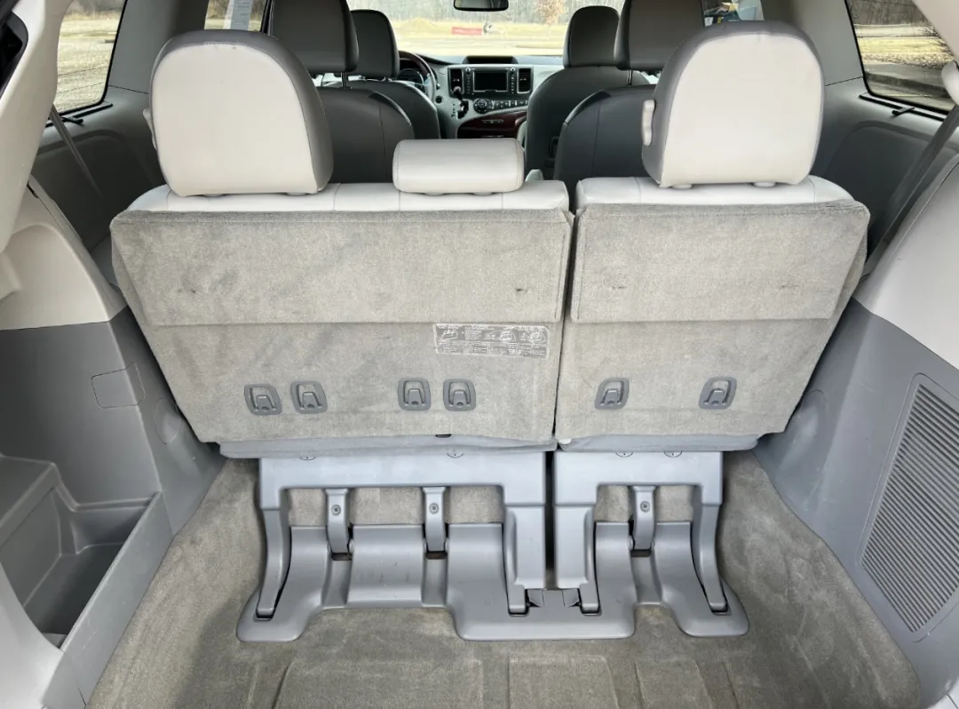 2013 Toyota Sienna - 5TDYK3DC0DS332770 - Image #25