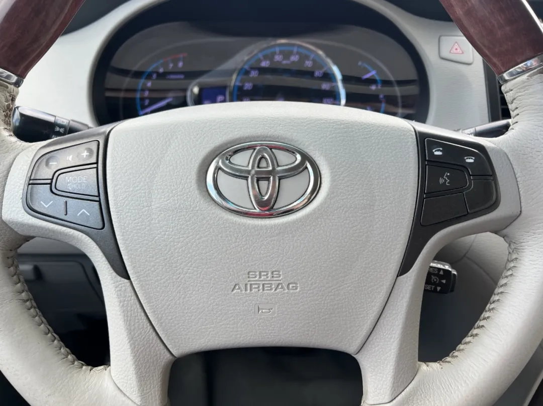 2013 Toyota Sienna - 5TDYK3DC0DS332770 - Image #28