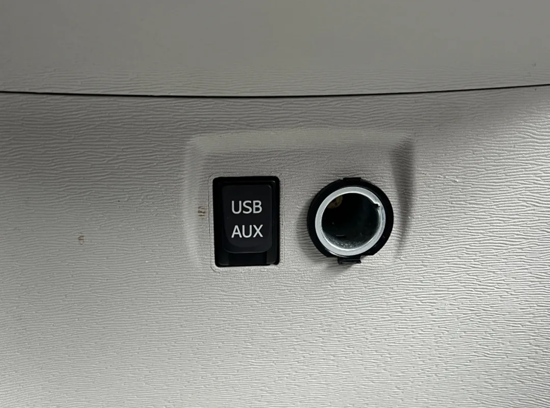 2013 Toyota Sienna - 5TDYK3DC0DS332770 - Image #33