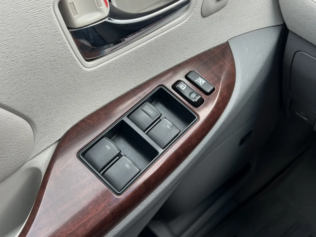 2013 Toyota Sienna - 5TDYK3DC0DS332770 - Image #34