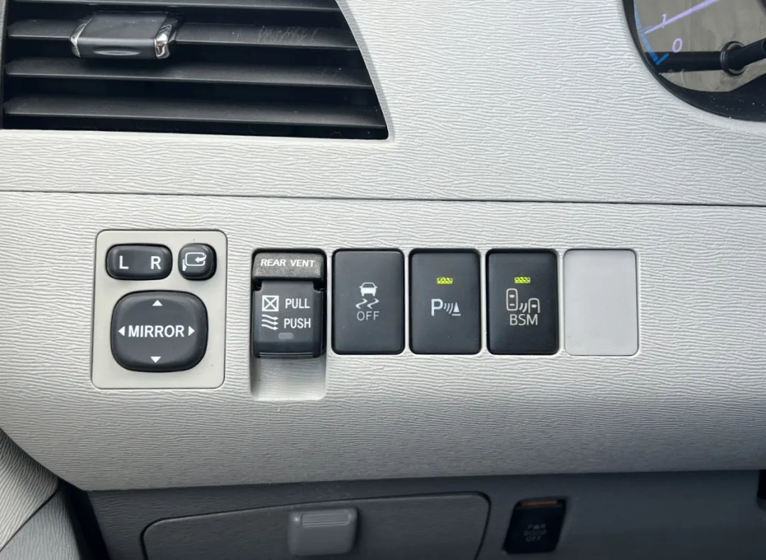 2013 Toyota Sienna - 5TDYK3DC0DS332770 - Image #36