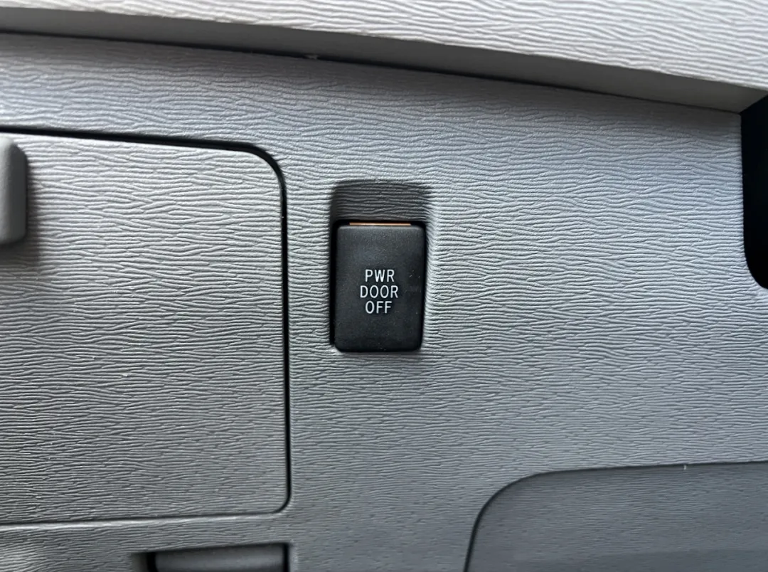 2013 Toyota Sienna - 5TDYK3DC0DS332770 - Image #37