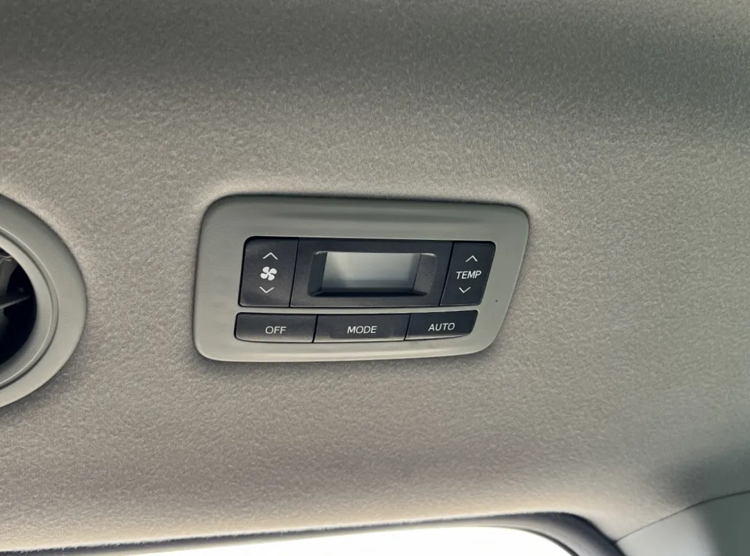 2013 Toyota Sienna - 5TDYK3DC0DS332770 - Image #40